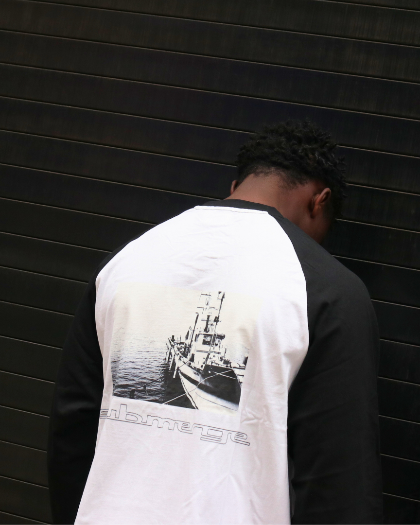 "VOYAGER" LONG SLEEVE TEE