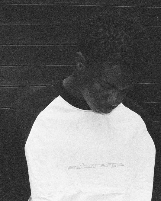 "VOYAGER" LONG SLEEVE TEE